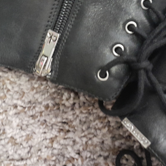 Calvin Klein heeled boot size 7M - Picture 9 of 9